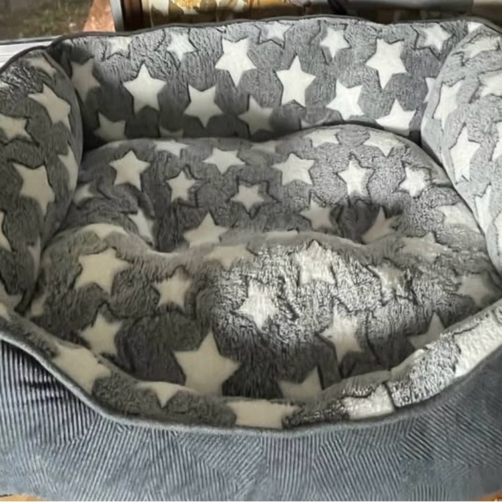 Gray Star Pattern Pet Bed